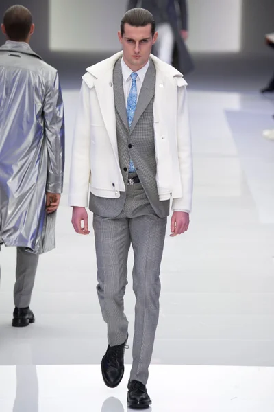 Look 5
